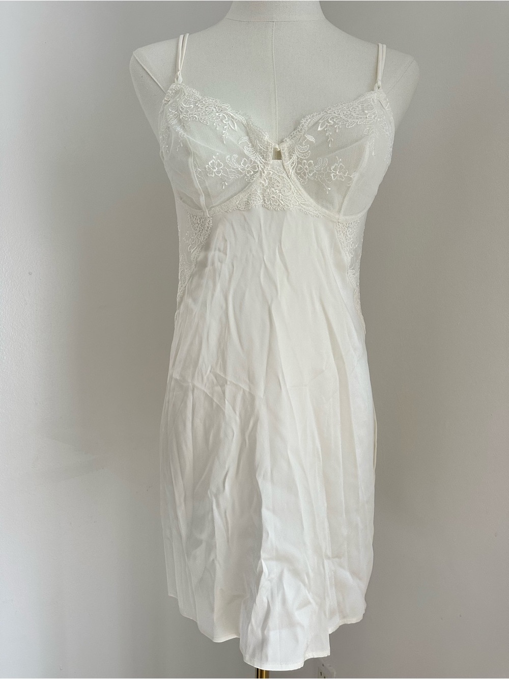 New🤍La Perla white/ Ivory Silk and Lace bridal slip dress. #100 - Picture 4 of 14
